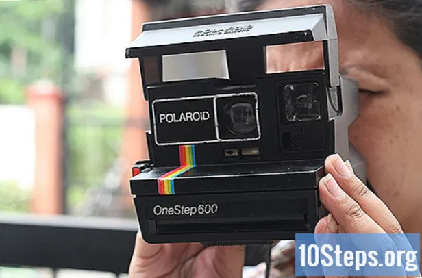 Sådan oplades en Polaroid 600 - Encyklopædi