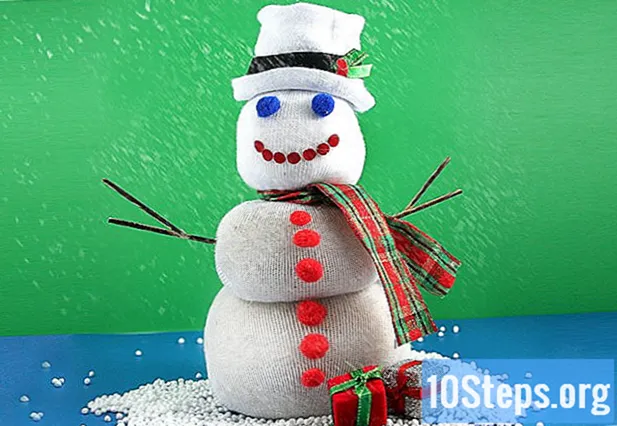 靴下を使って雪だる​​まを作る方法