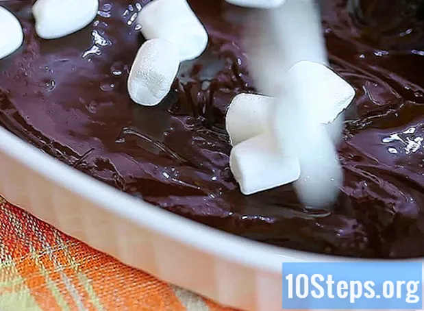 Hvordan smelte sjokolade for å lage fondue