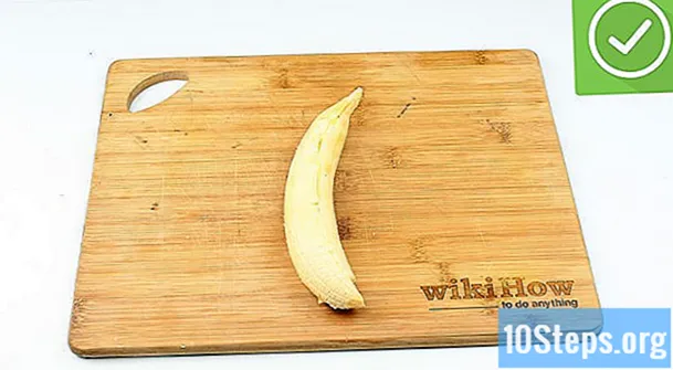 Cum să curățați banana de pe Pământ