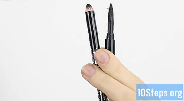 Cum să faci un pisoi conturat cu creionul de ochi