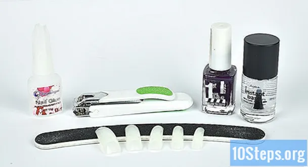 Cómo hacer uñas con tacón de aguja