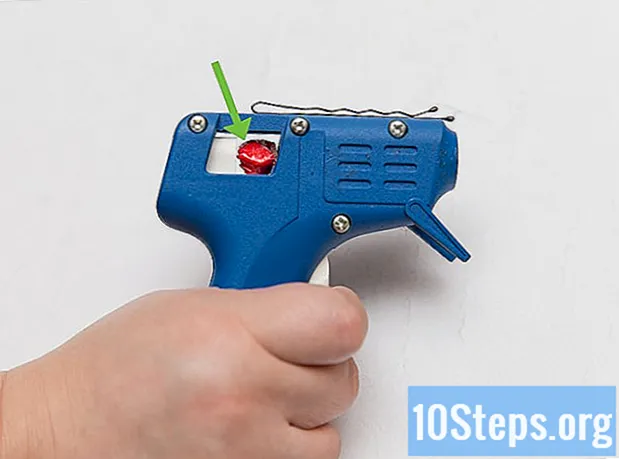 Ako si vyrobiť hračkársku pištoľ (2 spôsoby)
