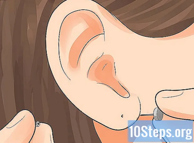 Jak przekłuwać własne uszy