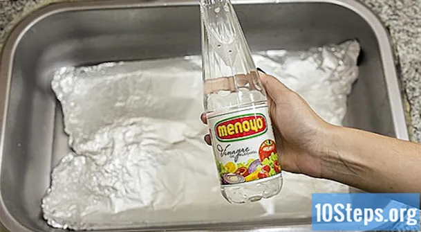 Cum se curăță tacâmurile de argint cu bicarbonat de sodiu