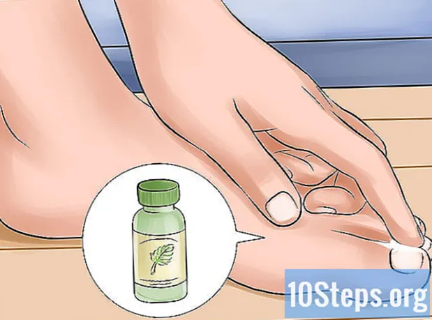 Com netejar les ungles dels peus