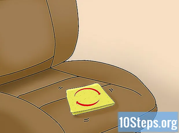革のカーシートをきれいにする方法