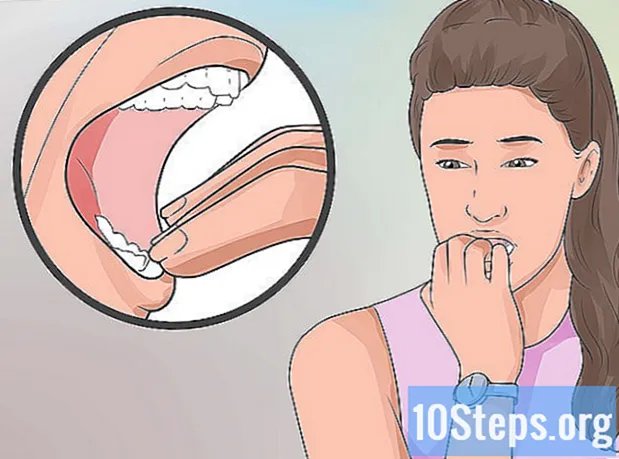 איך מנקים שיניים בלי קיסם או מברשת שיניים