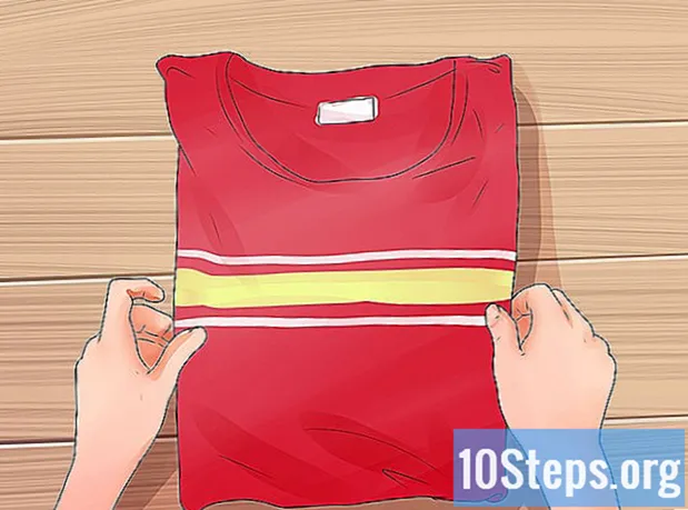 シャツにアイロンをかける方法