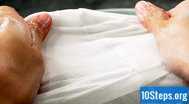 Com eliminar les taques de greix o d’oli de la roba