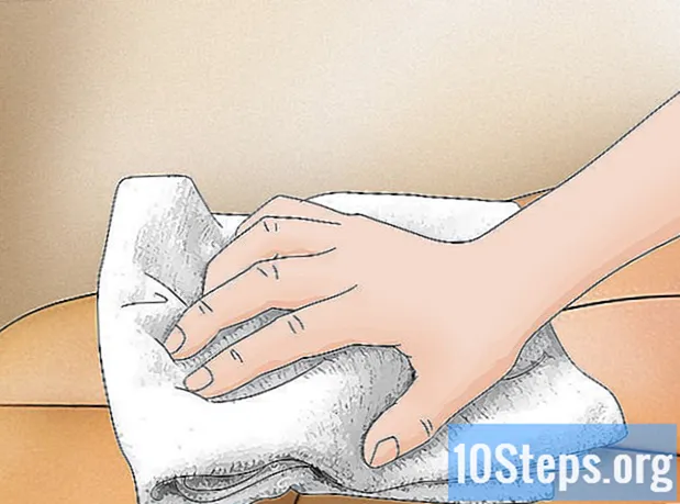 Cum să eliminați cerneala de pe canapele