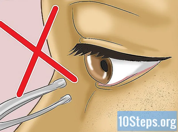 Come rimuovere lo sporco dagli occhi