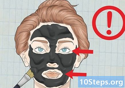 Como aplicar uma máscara de carvão