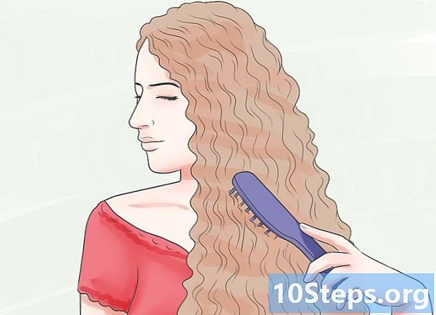Hogyan lehet megtanulni szeretni a göndör hajat
