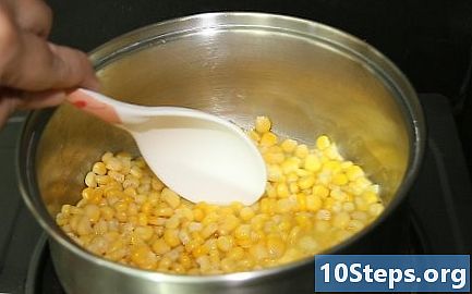Hogyan főzzük fagyasztott kukoricát - Hogyan Kell