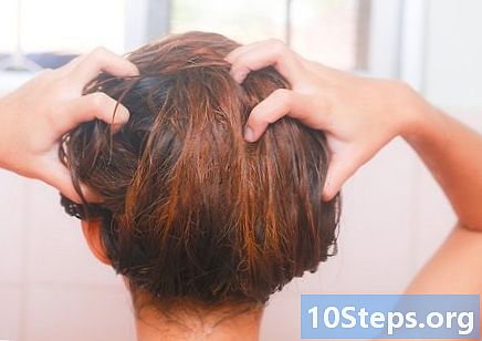 Hur man naturligtvis tar bort avlagringar i håret