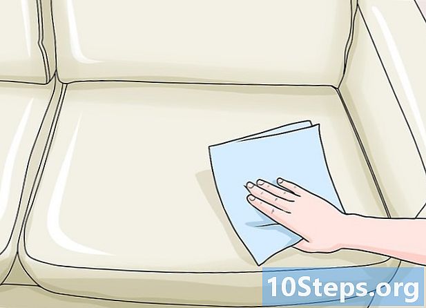 Com eliminar una taca de sang seca en un sofà - Com