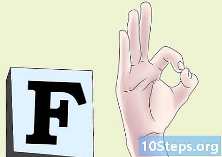 Hoe het alfabet in de Franse gebarentaal te spellen