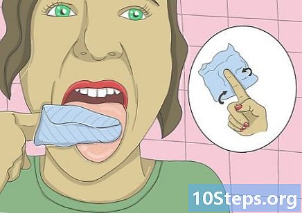 舌を磨いて吐き気反射を避ける方法