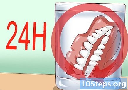 Como evitar manchas nas dentaduras