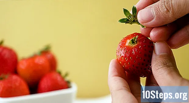 हर अवसर के लिए स्ट्रॉबेरी कैसे काटें