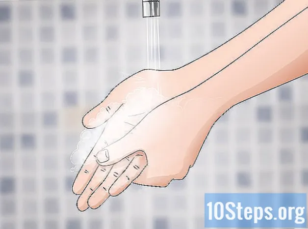 Hur man får en träfläck från huden