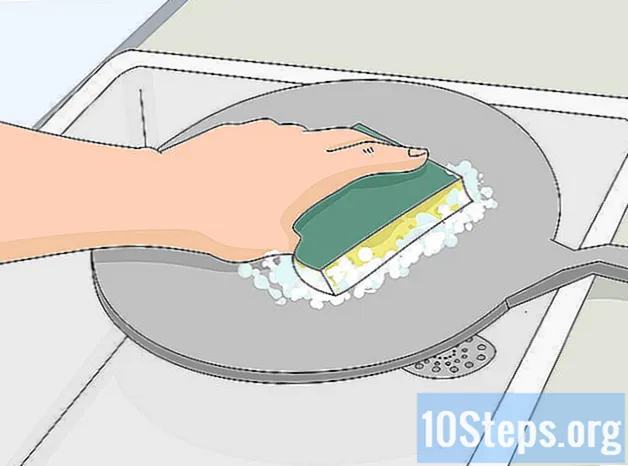 Cómo proteger una estufa con tapa de vidrio del hierro fundido