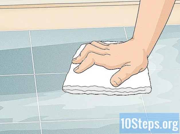 Làm thế nào để loại bỏ sơn móng tay khỏi sàn nhà