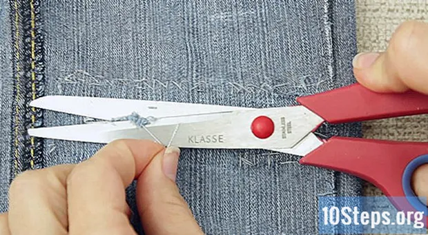Kako ručno šivati ​​flastere na traperice