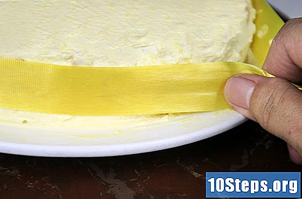 Hoe u glazuur op een cake aanbrengt