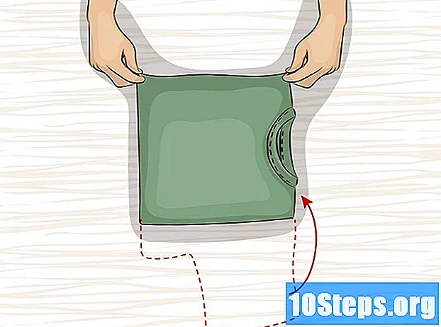 כיצד לקפל חולצה