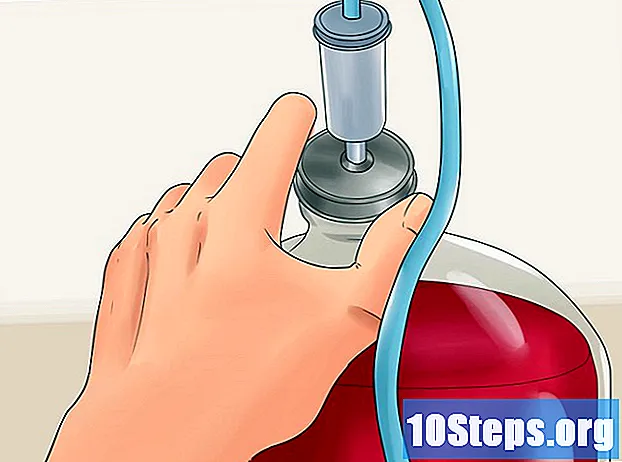 Как перелить вино
