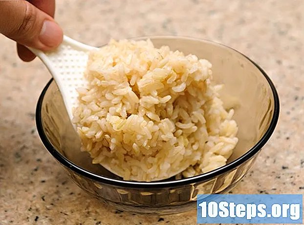 Hoe bruine rijst te maken in de elektrische rijstkoker