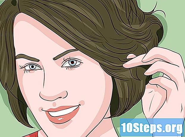 Wie man einen geschichteten Haarschnitt macht