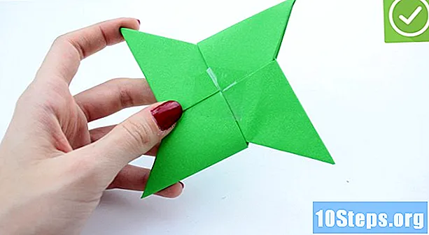 कैसे एक Origami Shuriken बनाने के लिए