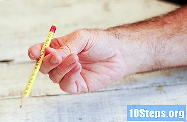كيفية تدوير قلم رصاص بين أصابعك