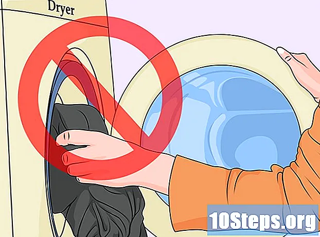 Hvordan forhindre at jeans falmer mens du vasker