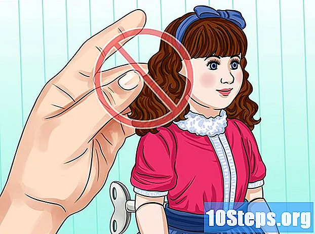 Jak umýt vlasy panenky