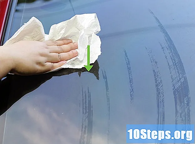 Cách làm sạch kính chắn gió ô tô