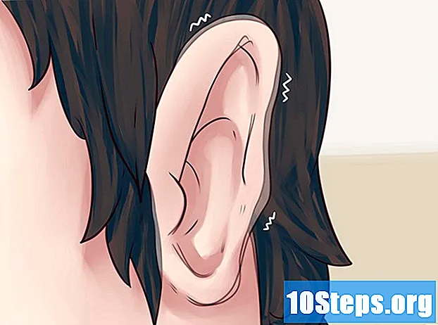 Как двигать ушами