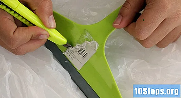 Hur man tar bort en klistermärke från ett plast