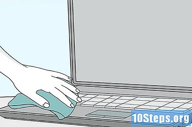 액체 손상으로부터 노트북을 저장하는 방법